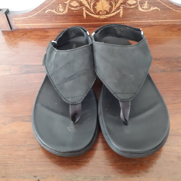 Black leather Thongs in size 7 by Merrell - Picture 1 of 6